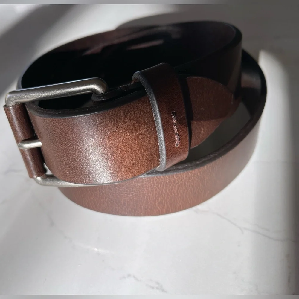 Wrangler Men’s Brown Leather Belt with leather detail on buckle. 32